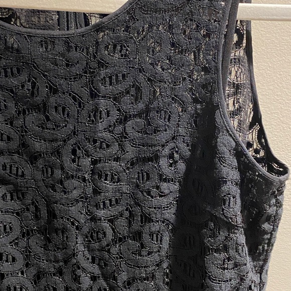 Beautiful DKNY black cocktail dress Size Small, w/ slip (top half is lace) - Picture 3 of 3
